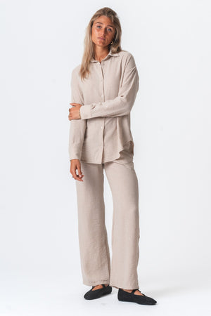 Lilly Pants + Lilly Shirt (Sand) – Package Deal