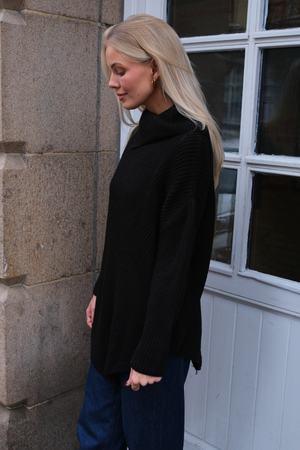 Lya High Neck Knit - Μαύρο