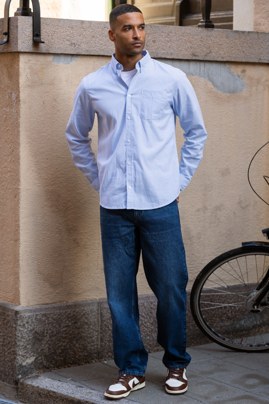 Χαλαρά τζιν προσαρμογής - σκούρο μπλε denim