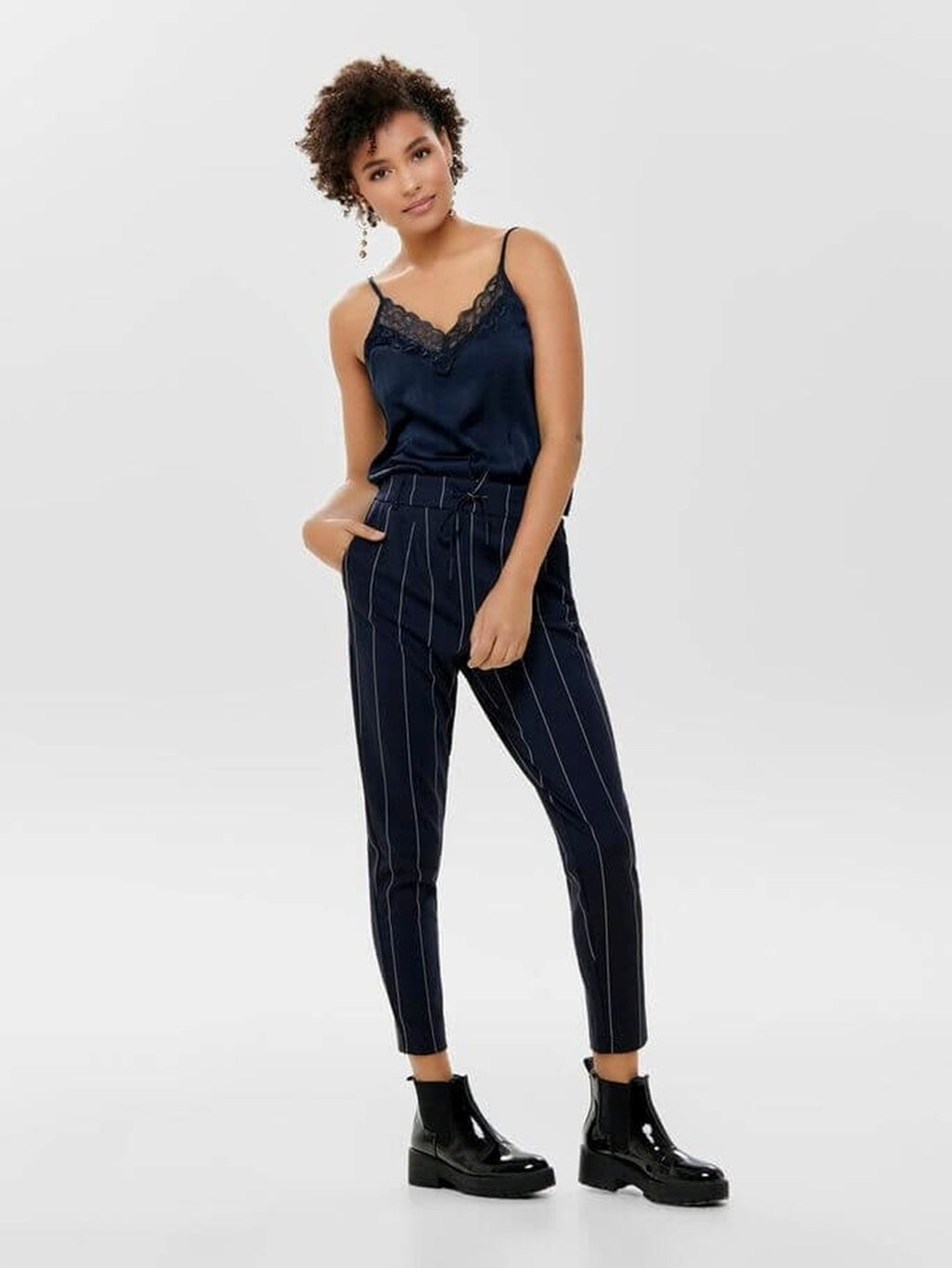 Τοπ με λεπτομέρειες από δαντέλα - Sky Capstain