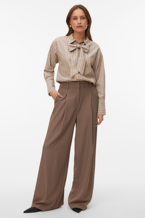 Islunn Bow Shirt - Silver Mink Snow White