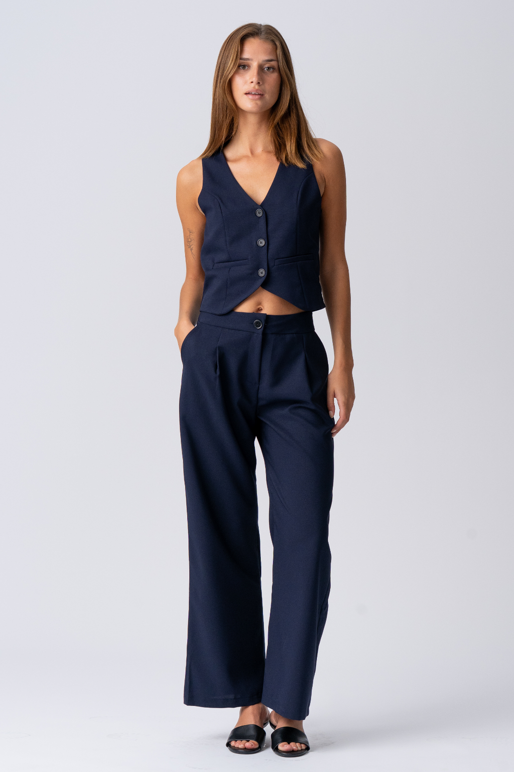 Natalie Vest - Πολεμικό Ναυτικό