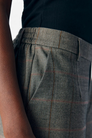 Λίζα ευρύ Pants - Black Humus + Tannin