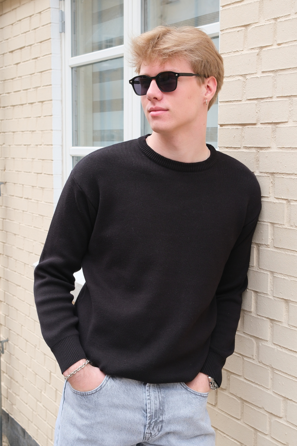 Crewneck Knit Sweater - Black