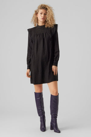 Melba Kjole - Ταξινόμηση