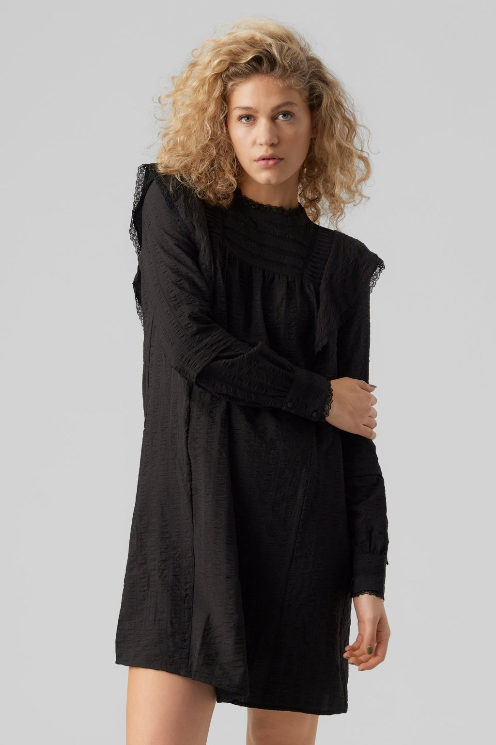 Melba Kjole - Ταξινόμηση