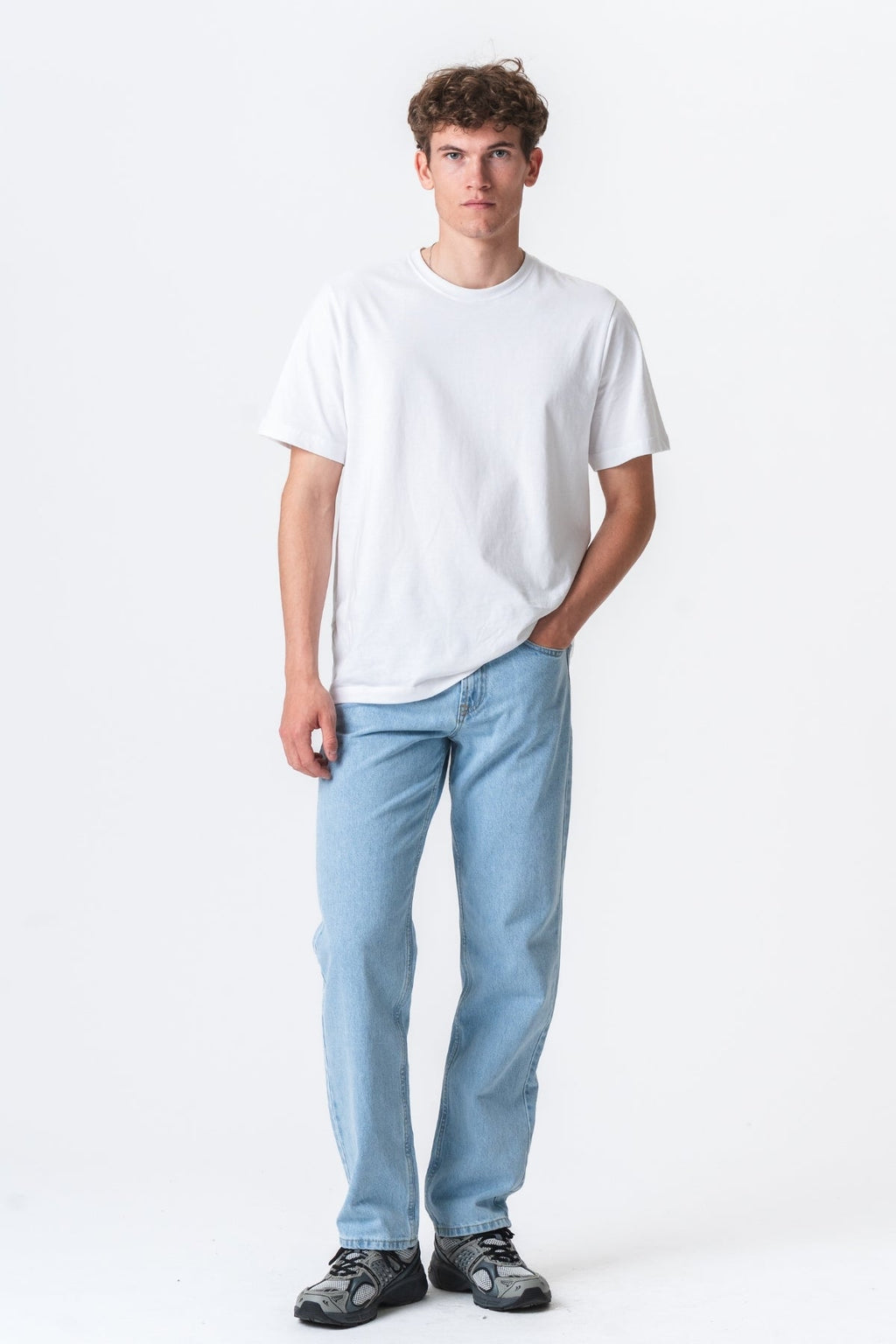 Χαλαρά τζιν προσαρμογής - ανοιχτό μπλε denim