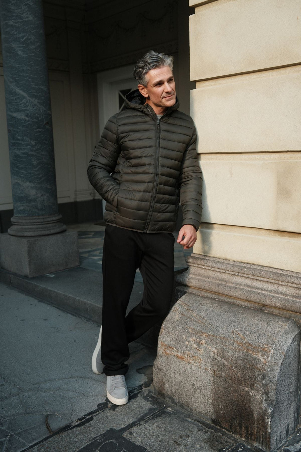 Ελαφρύ μπουφάν με κουκούλα - Ελιά