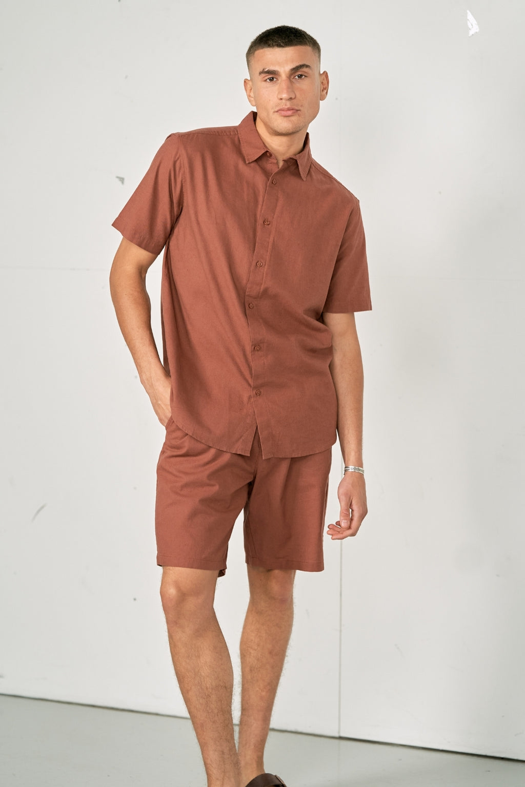 Σεντόνιο πουκάμισο με κοντό μανίκι + λινά Shorts - Terracotta (πακέτο)