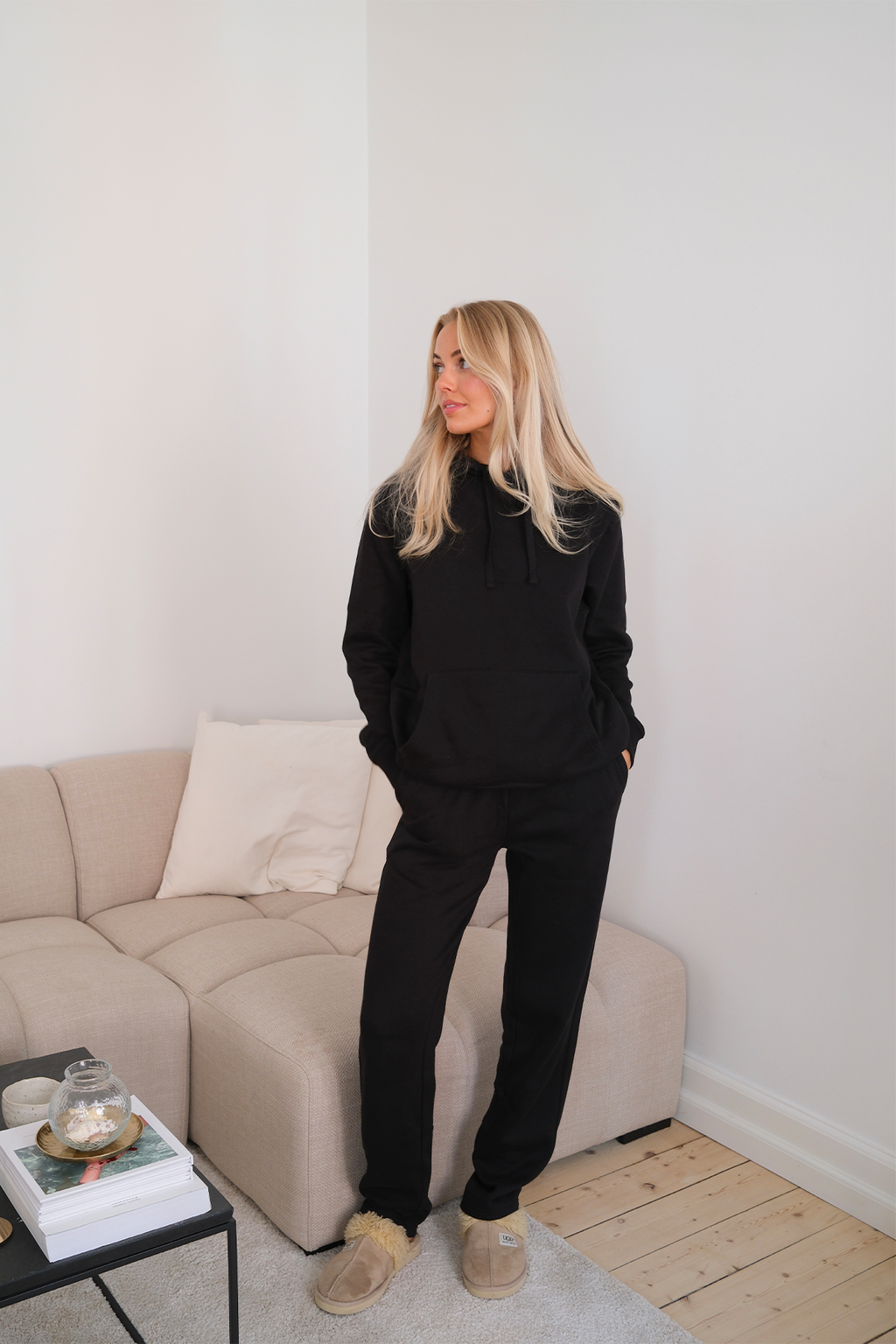 Essential Γυναικεία Φούτερ με Κουκούλα - Μαύρο