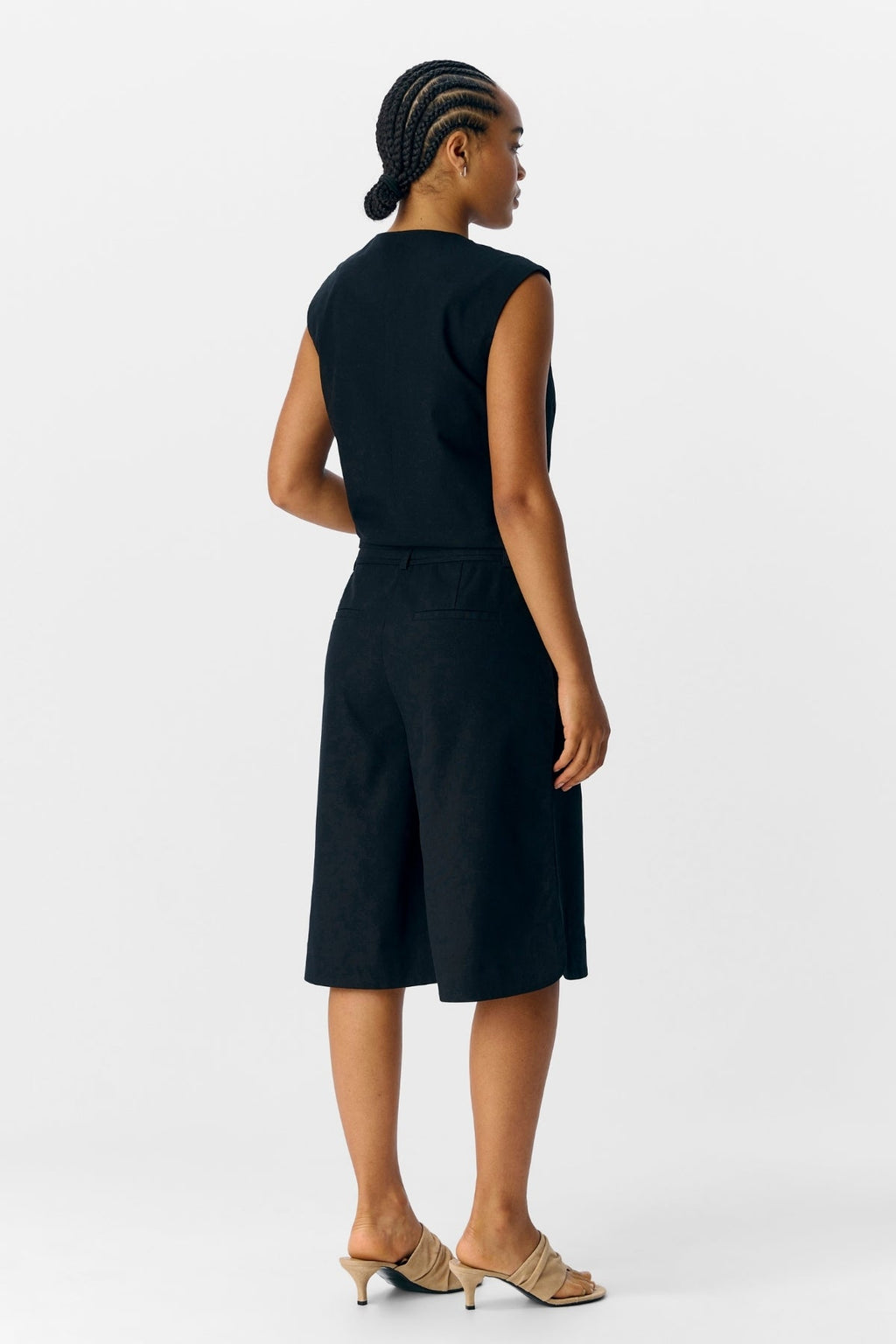 Aura Bermuda Shorts - Black