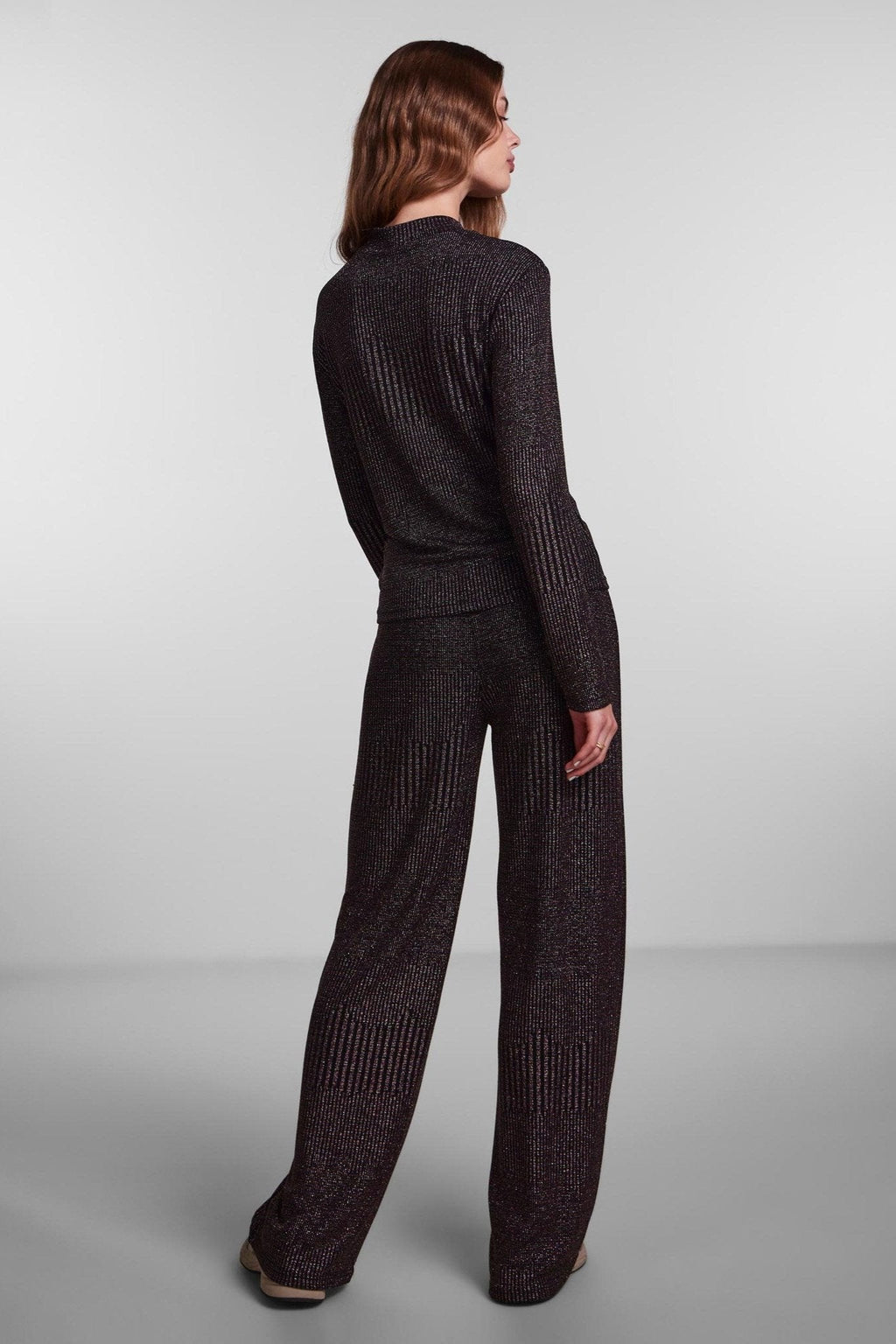 Mary Top - Ταξινόμηση