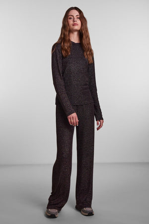 Mary Top - Ταξινόμηση