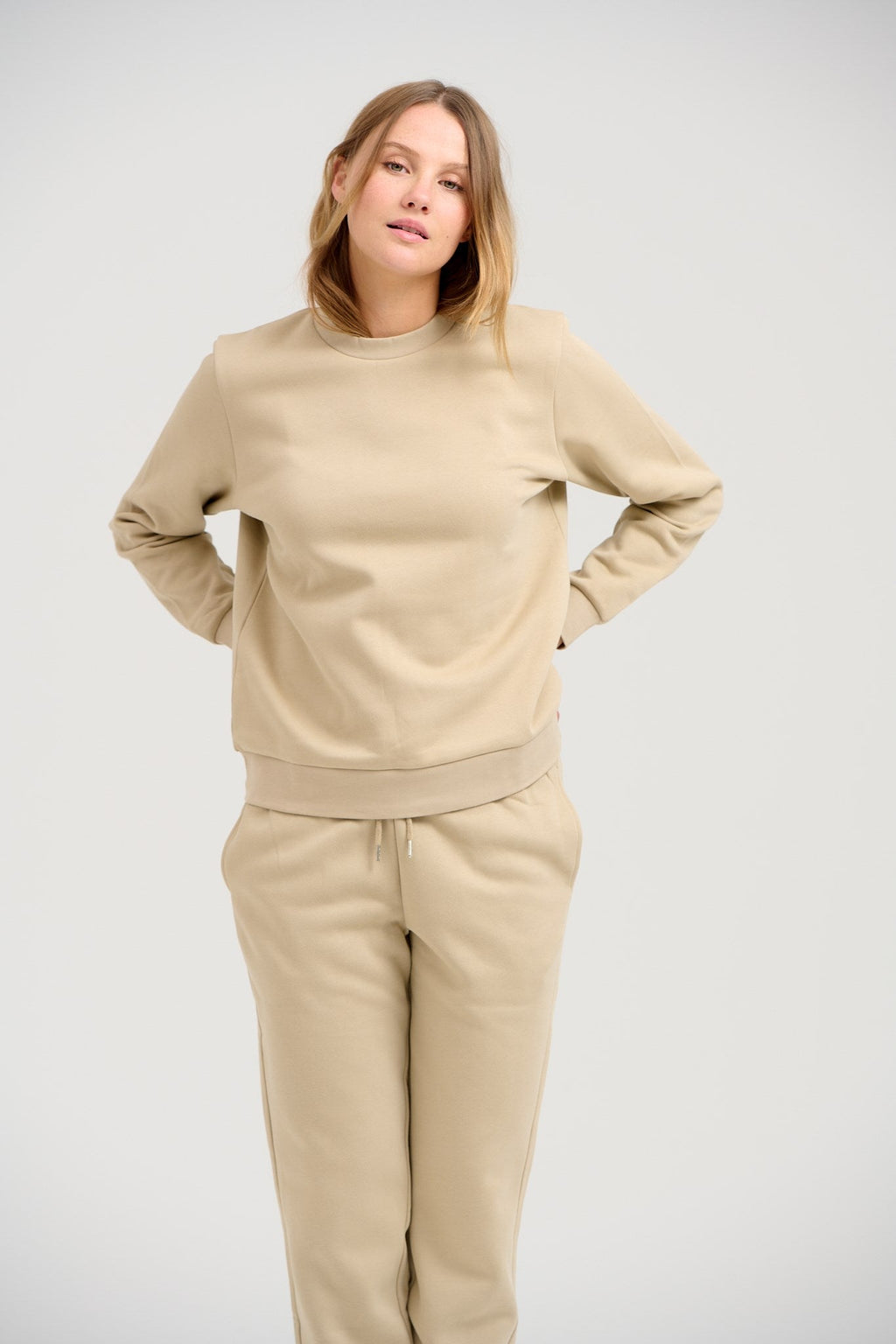 Basic Crewneck Sweat - Dark Beige