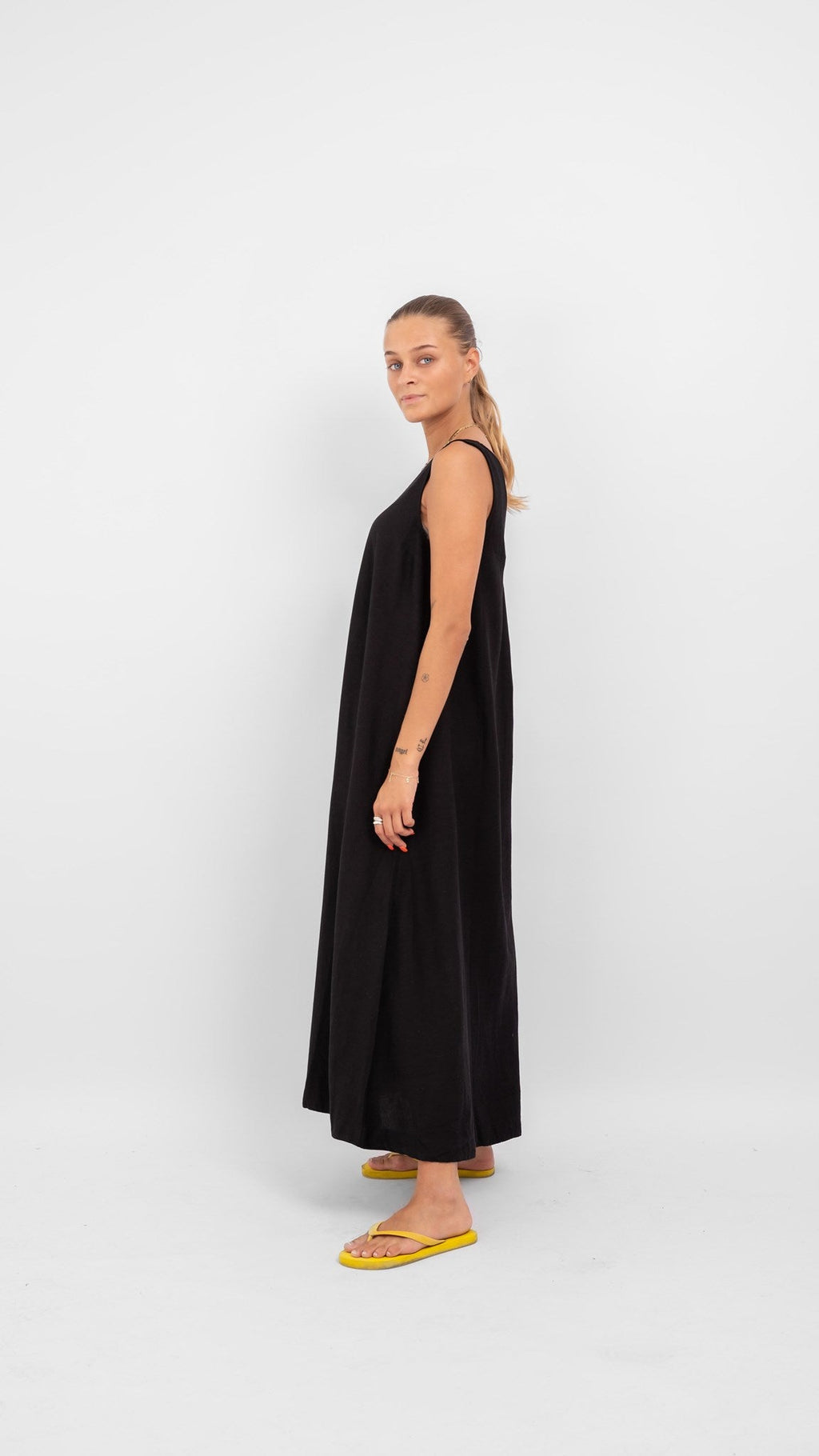 Prisilla V -Neck Midi Dress - Μαύρο
